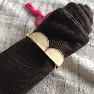 Kate Spade Scallop clasp bangle -great condition